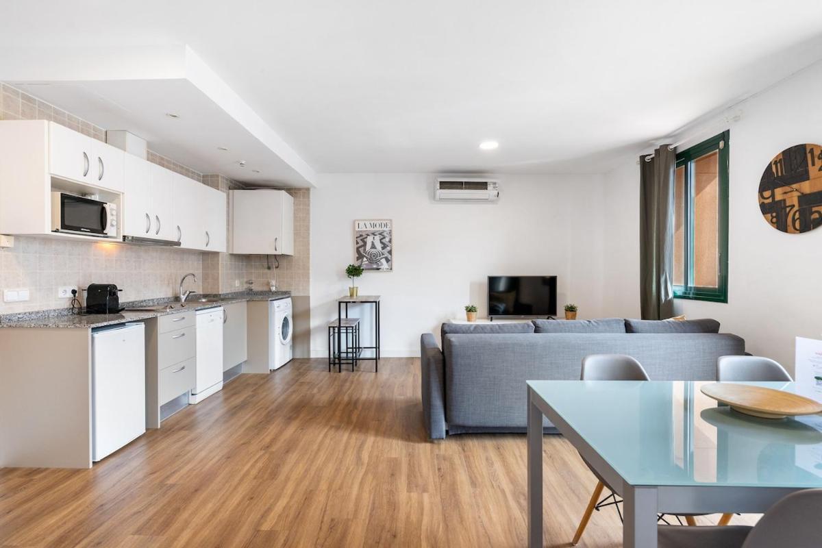 Lodging Apartments Liceu G1 Barcelona Luaran gambar