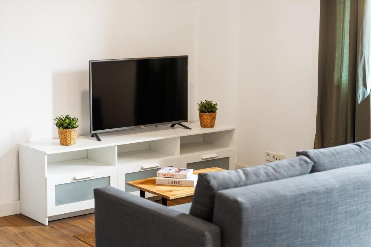 Lodging Apartments Liceu G1 Barcelona Luaran gambar