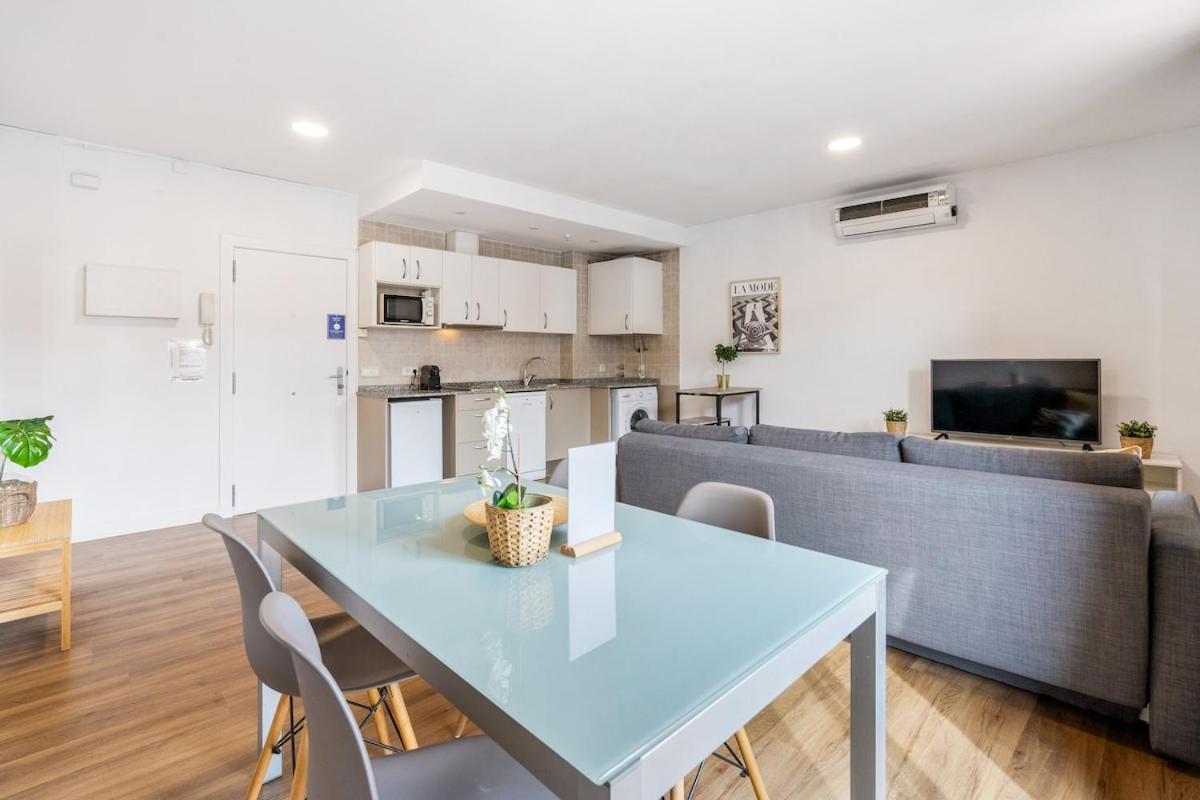 Lodging Apartments Liceu G1 Barcelona Luaran gambar