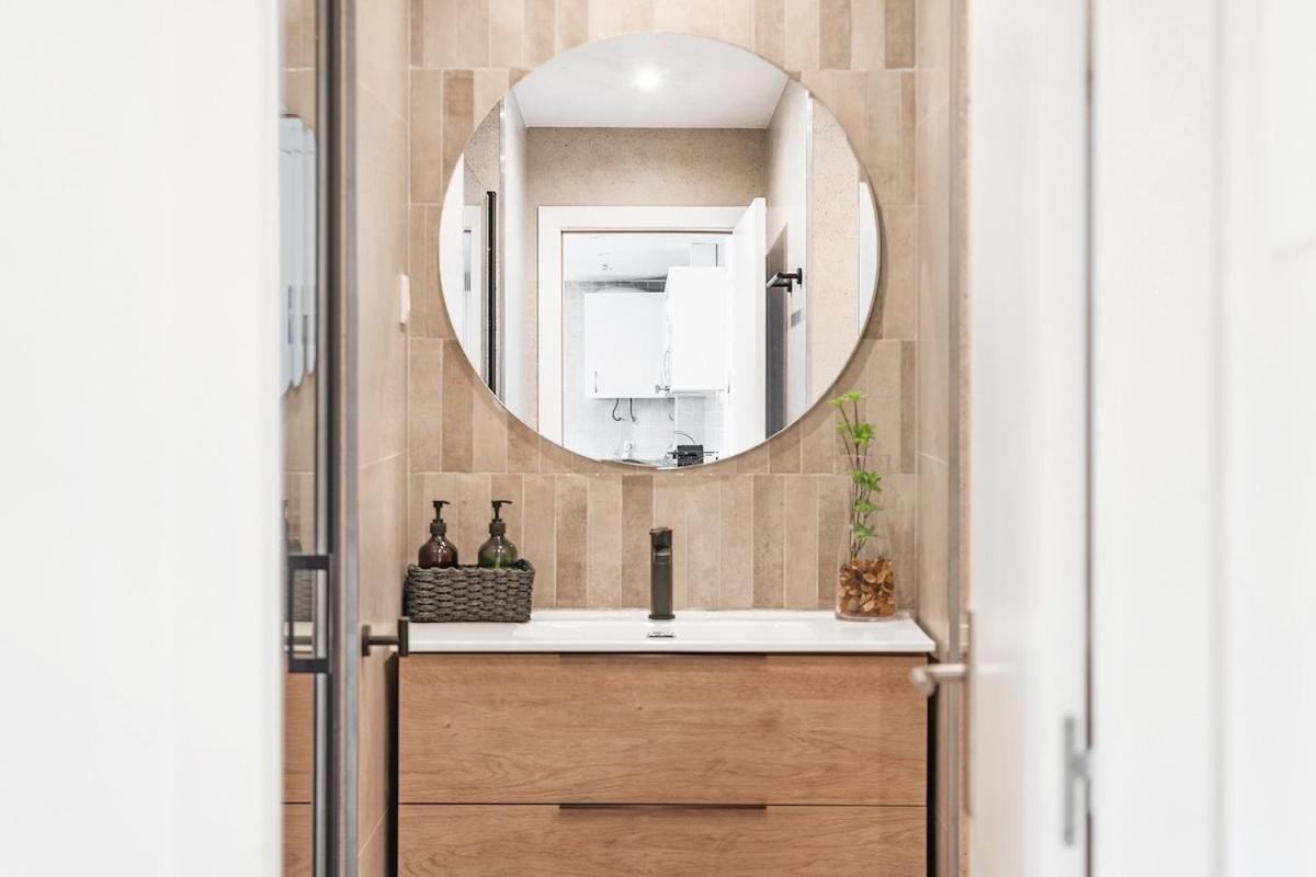 Lodging Apartments Liceu G1 Barcelona Luaran gambar