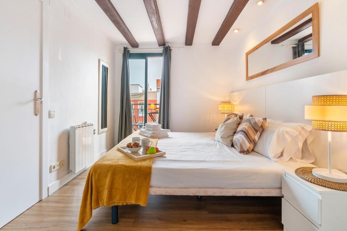 Lodging Apartments Liceu G1 Barcelona Luaran gambar