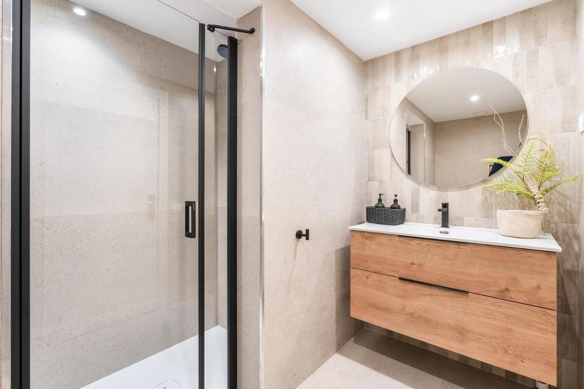 Lodging Apartments Liceu G1 Barcelona Luaran gambar