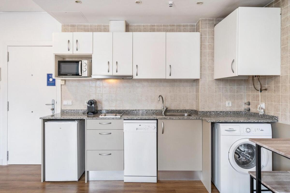Lodging Apartments Liceu G1 Barcelona Luaran gambar