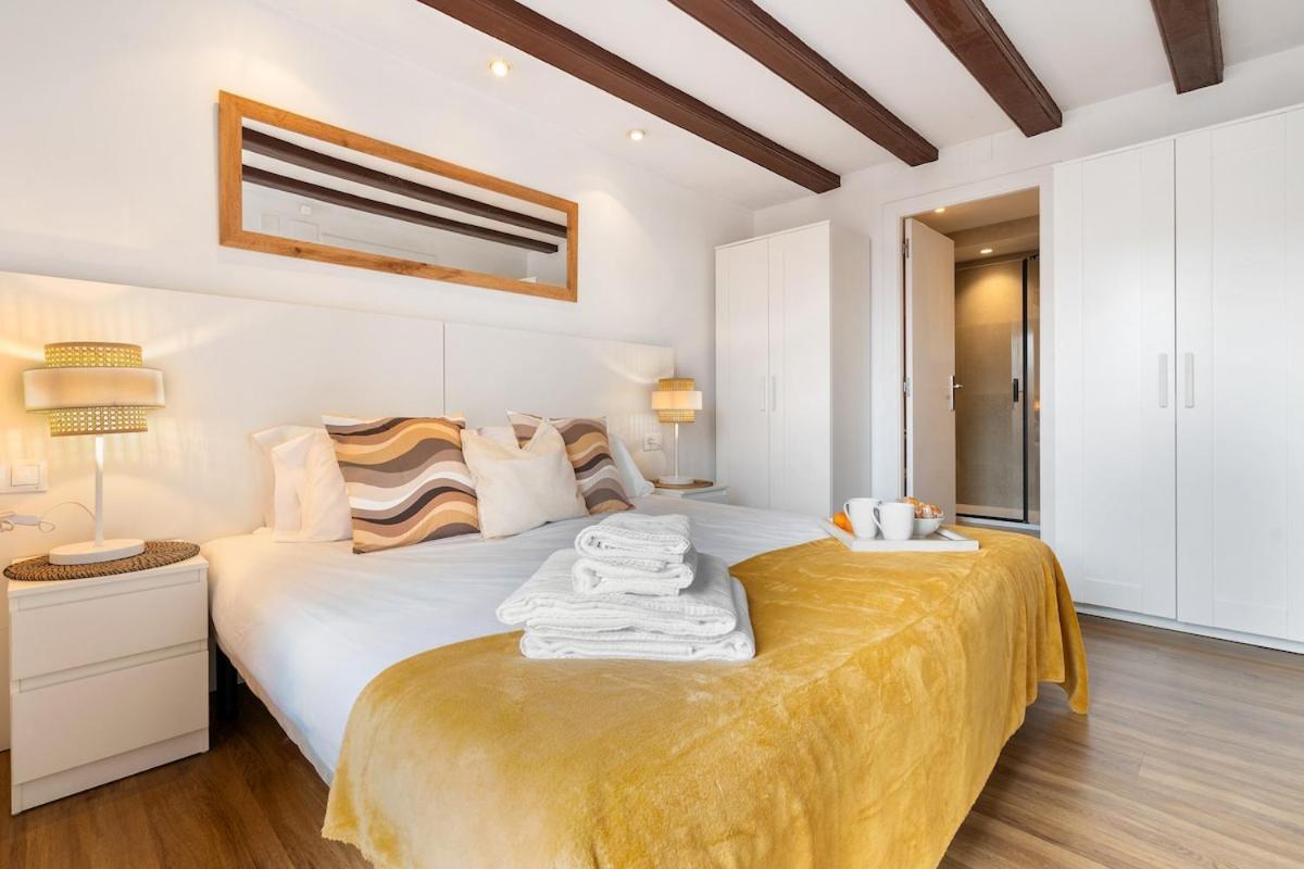Lodging Apartments Liceu G1 Barcelona Luaran gambar