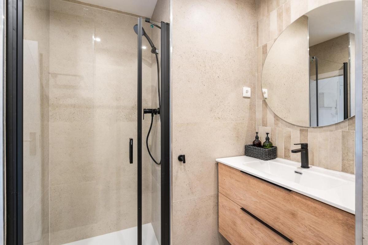 Lodging Apartments Liceu G1 Barcelona Luaran gambar
